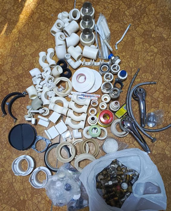 Продам переходники пластиковые для труб