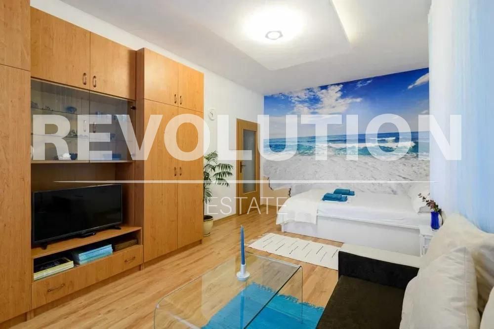 Двустаен апартамент в района на Гръцка махала!