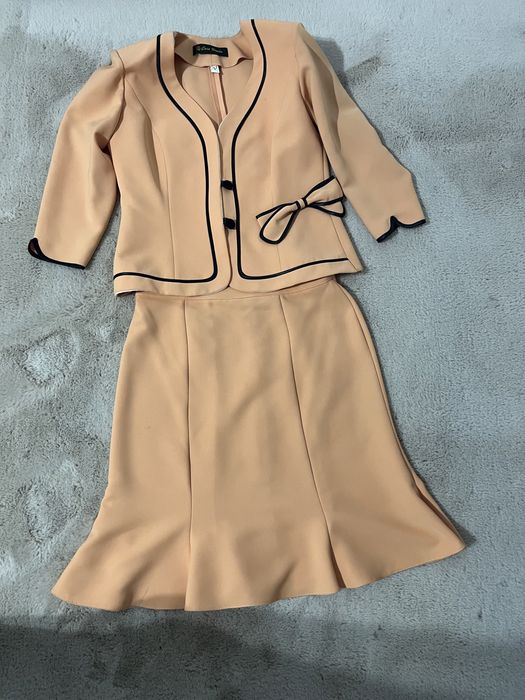 Costum portocaliu deschis Casa de moda Wanda