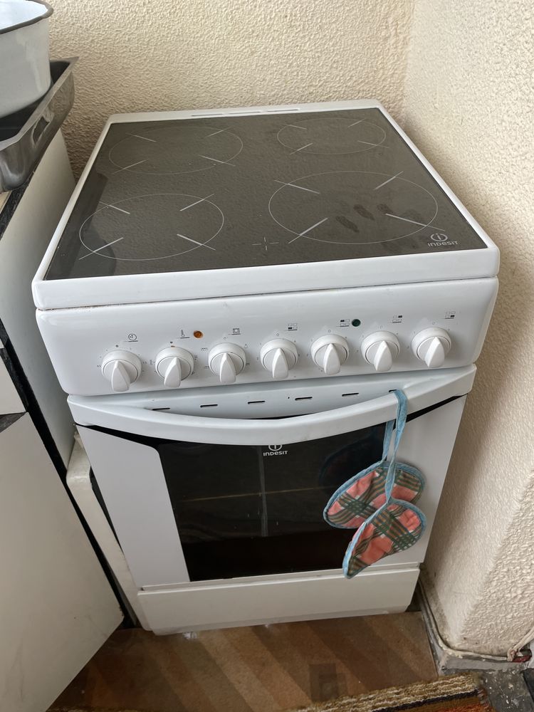 Готварска печка Indesit