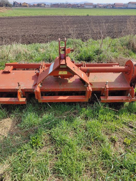 Remorca tocătoare freză tăvălugi plug