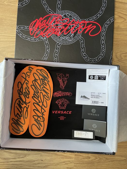 Adidasii Versace chain reaction