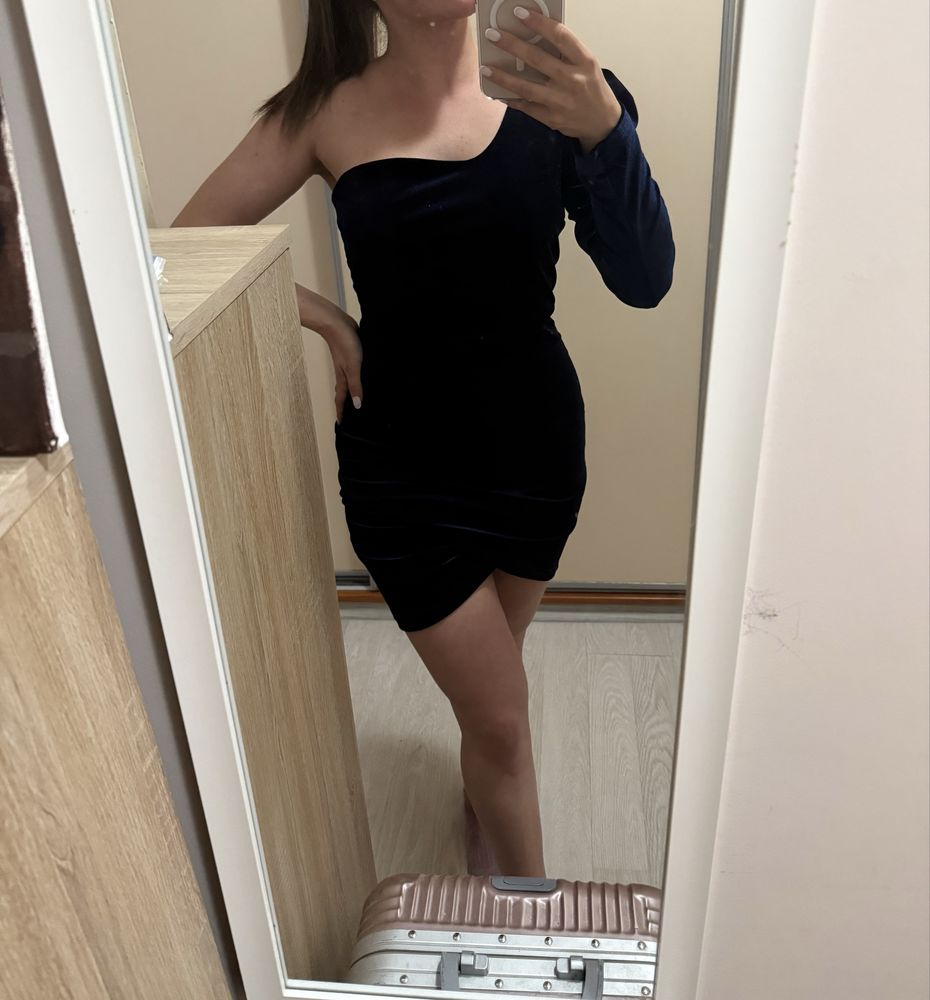 Тъмно синя къса рокля