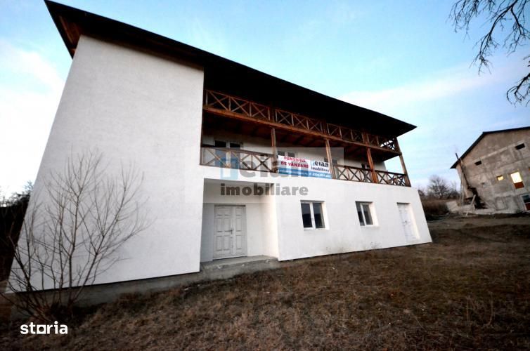 Valcea - Perisani, Pensiune P+1+m, 11 Camere 9 Bai, 4853 Mp Teren