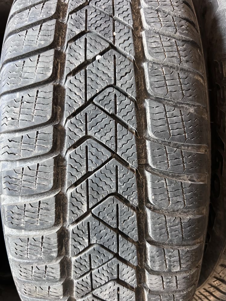 225/60 r18 pirelli de iarna runflat - dot 2020 -200 lei buc