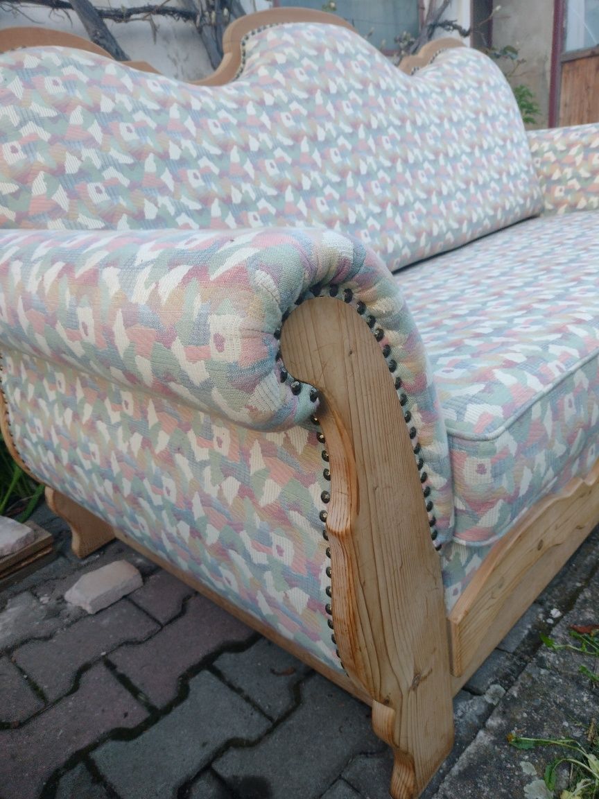 Canapea extensibila din lemn masiv