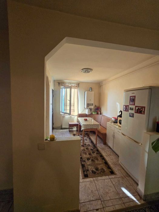 Apartament cu 3 camere