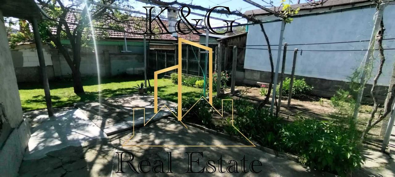 Продава се Къща в Разград, Център - 79 кв.м за 1356 €/кв.м - Снимка #8