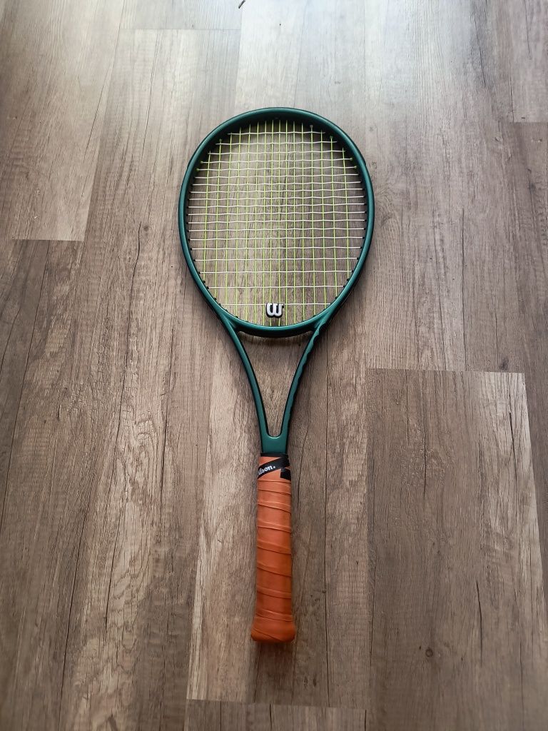 Wilson Blade V9 Pro