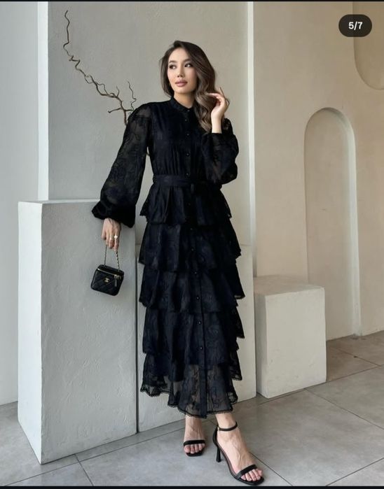 Платье размер L качество супер, одевала только 1 раз.