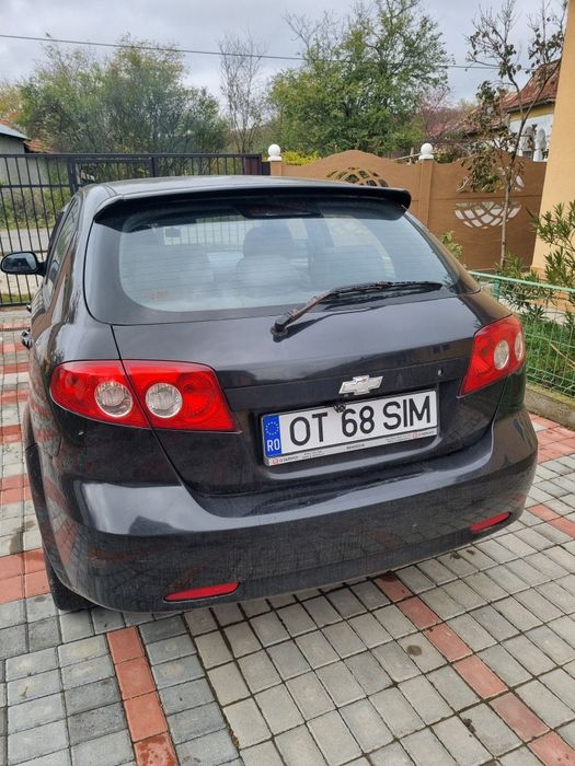 Vând Chevrolet Lacetti Super preț!