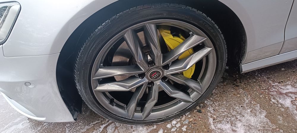 Джанти с гуми за Ауди 5/112/19" Ц.О.66.5 ЕТ45