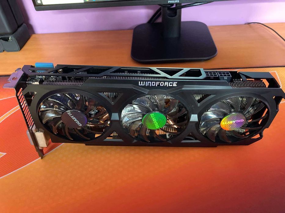 Видео карта GIGABYTE AMD RADEON R9 270X OC windforce 2GB/256 BIT GDDR5