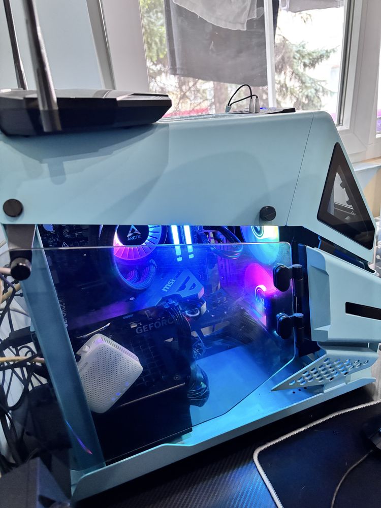Настолен геймърски компютър Thermaltake