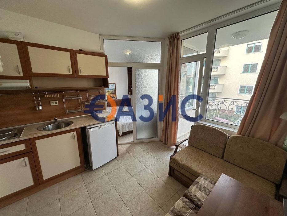 Студио в комплекс Лилия, в супер центъра на Слънчев Бряг, на 3 етаж,