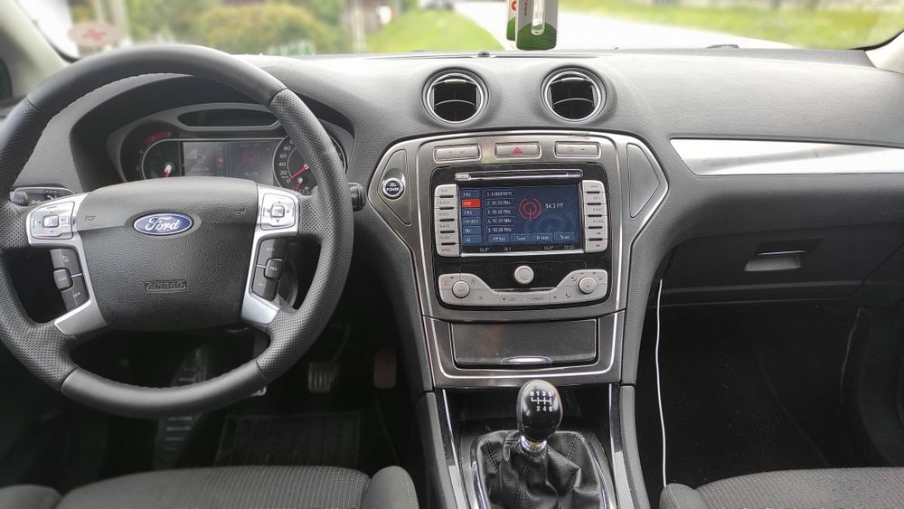Vând Ford Mondeo