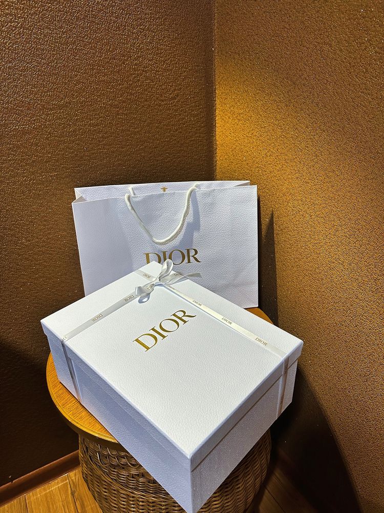 Подарок на день рождение жене  Dior сумка браслет блокнот косметичка