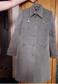 Продаю пальто женское "в рубчик" произ-во Украина, размер 46
