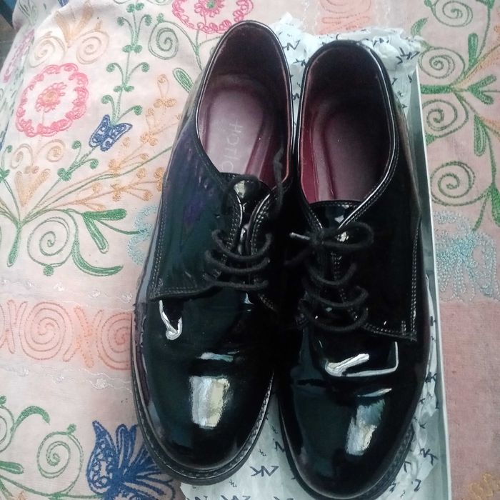 Продаются  женские туфли-полуботинки. Турция. б/у