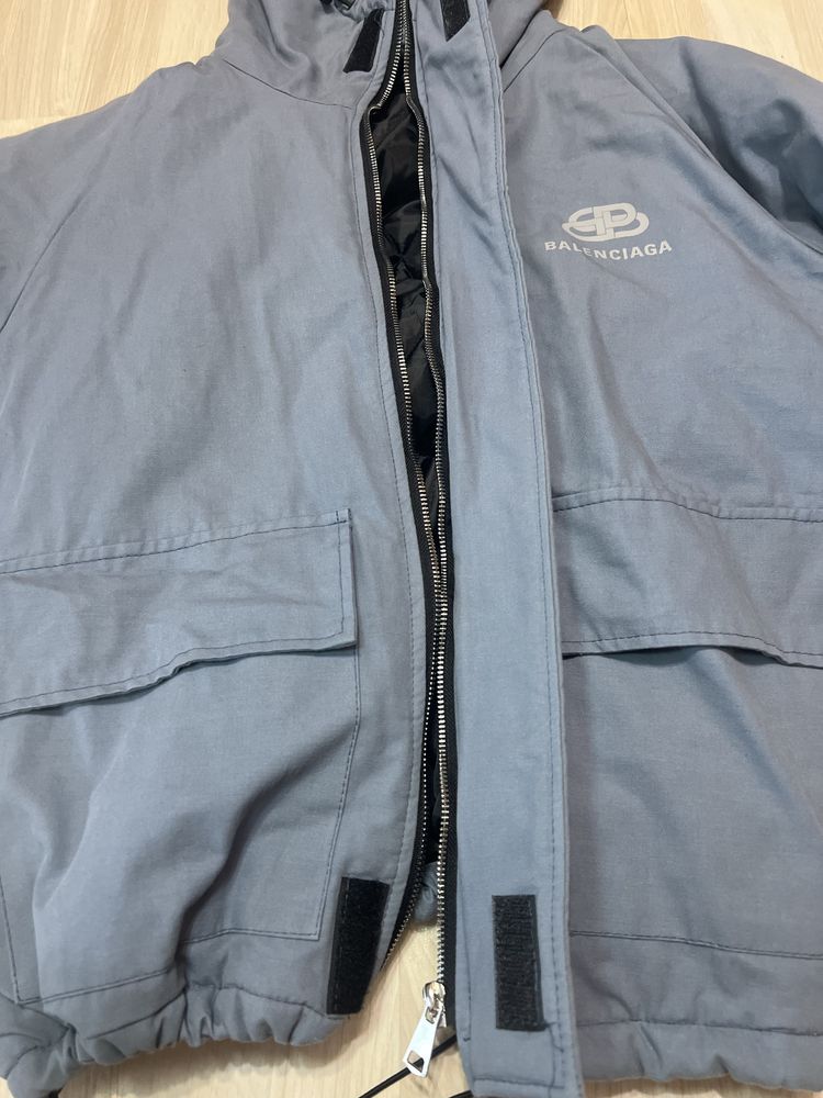 Balenciaga яке чисто ново