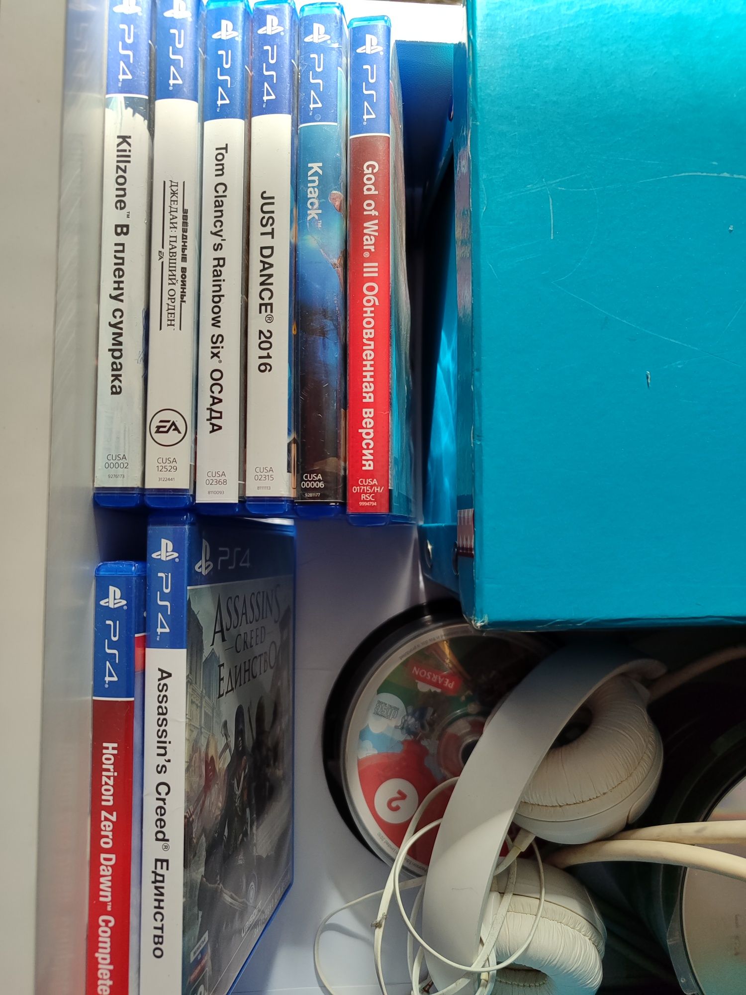 Диски на ps4. Gow, rs6, jedi