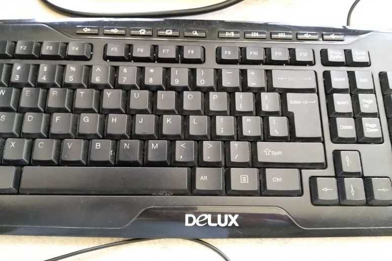 Vând tastatură DeLUX, pentru calculator.
