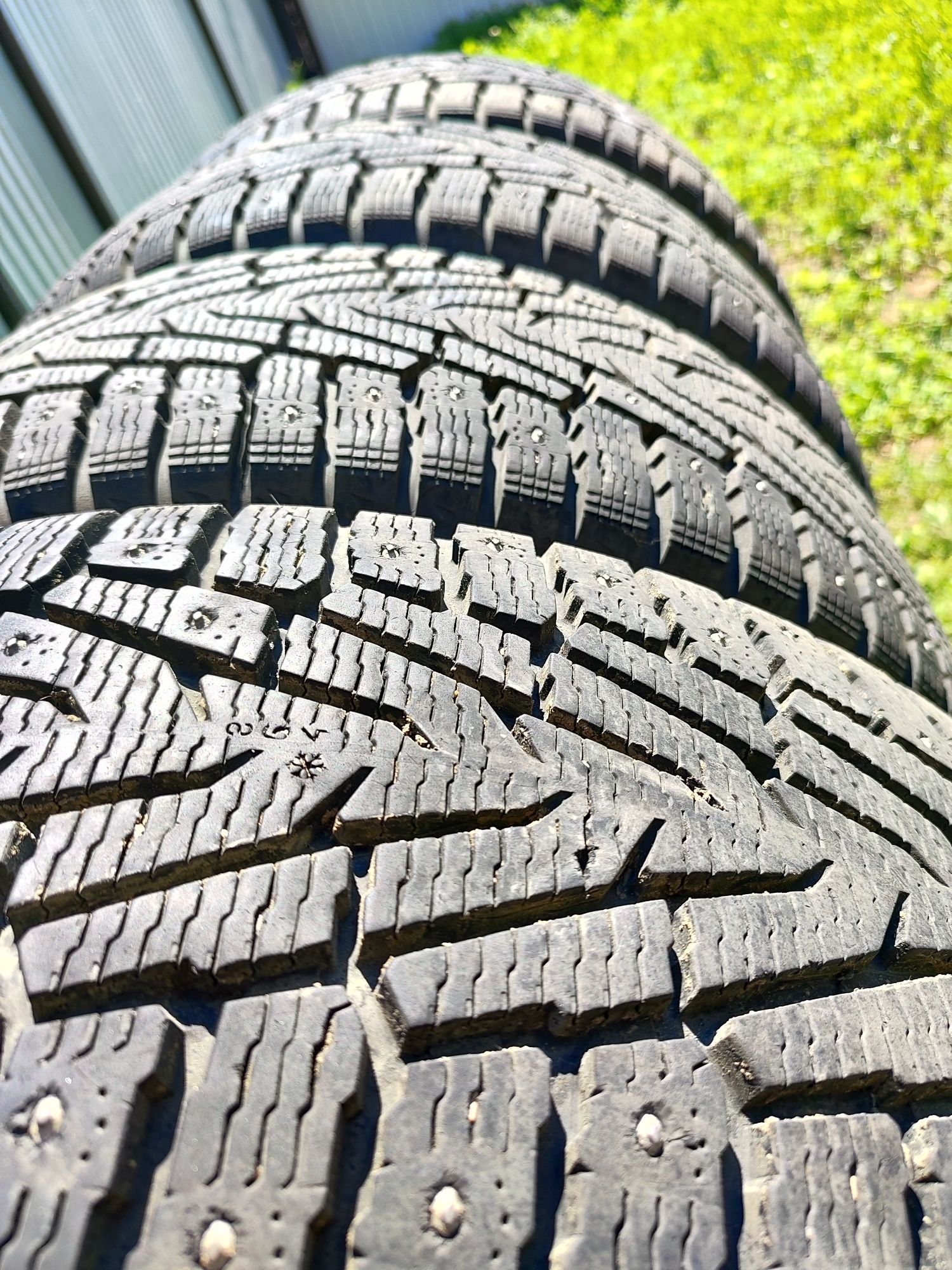 Шины шипы  265/60/R18, Nokian. Комплект 4 шт.