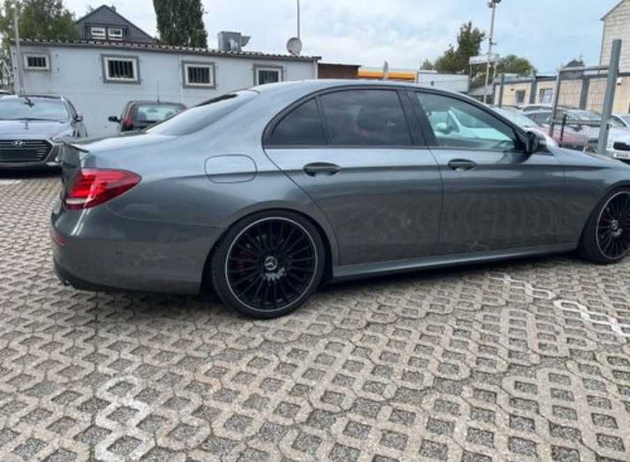 Mercedes Benz E 350d AMG Line