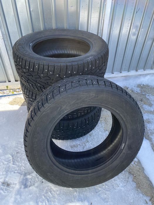 Зимние шины 215/60 R16