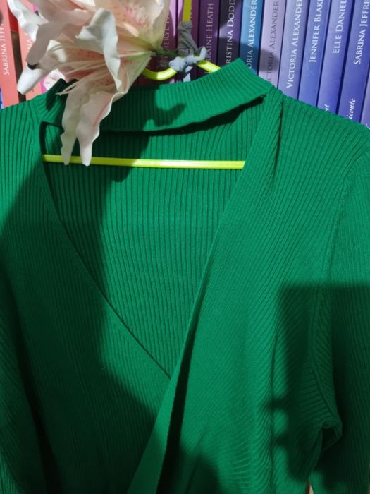 Pulover decoltat superb cu cooker măsură 50 52