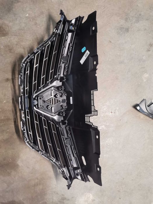 Централна Решетка Рено маска Каджар/Renault Kadjar 2018--2020