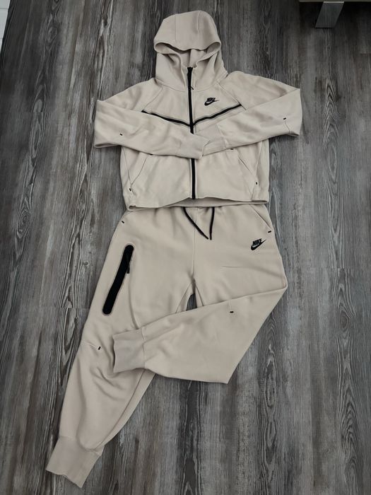 Дамски екип Nike tech fleece
