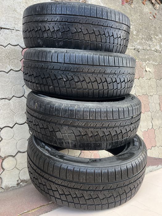 Vand Anvelope iarna 225/55 R17 97H in stare foarte buna