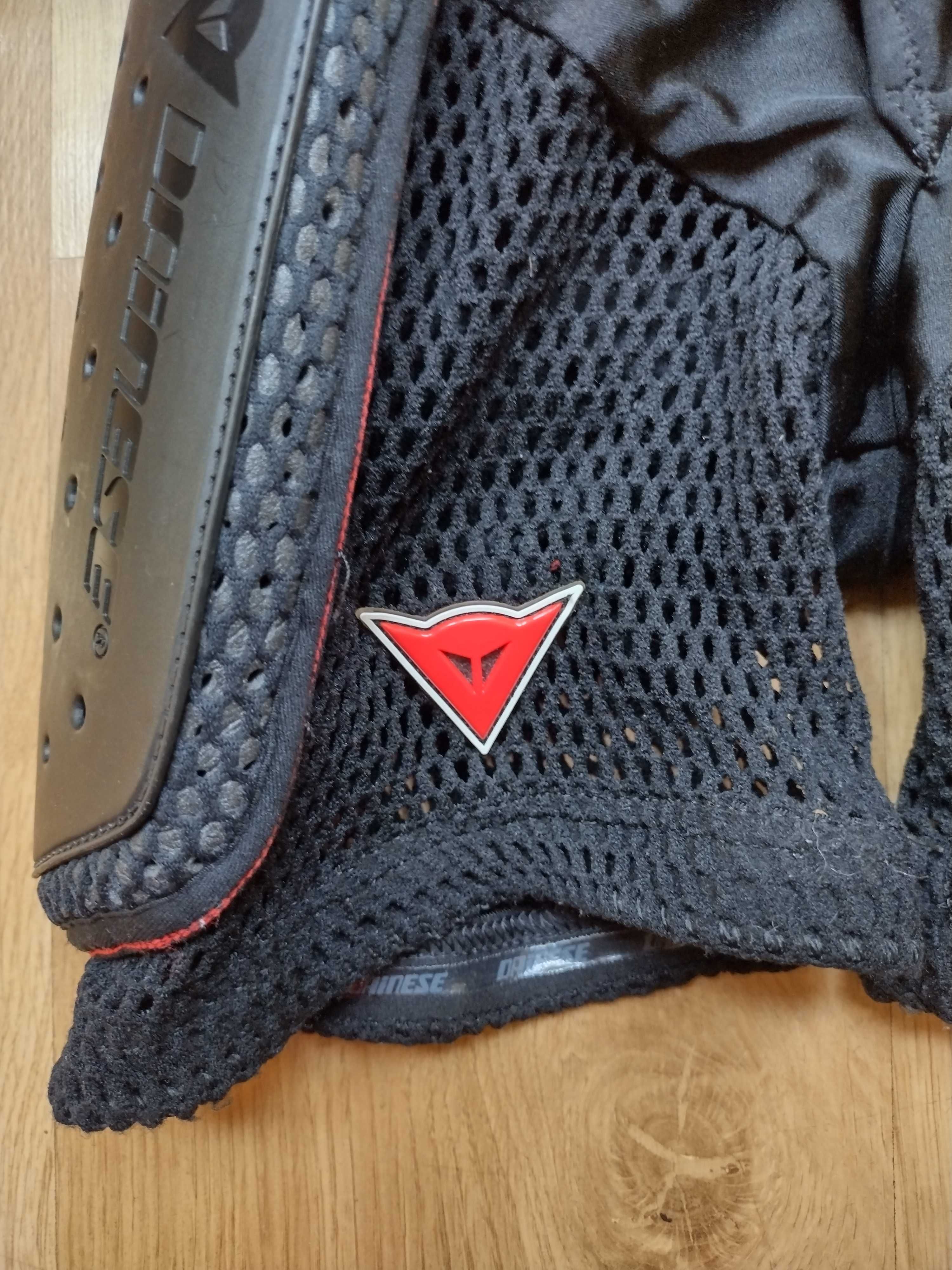 Dainese - защитни шорти с протектори
