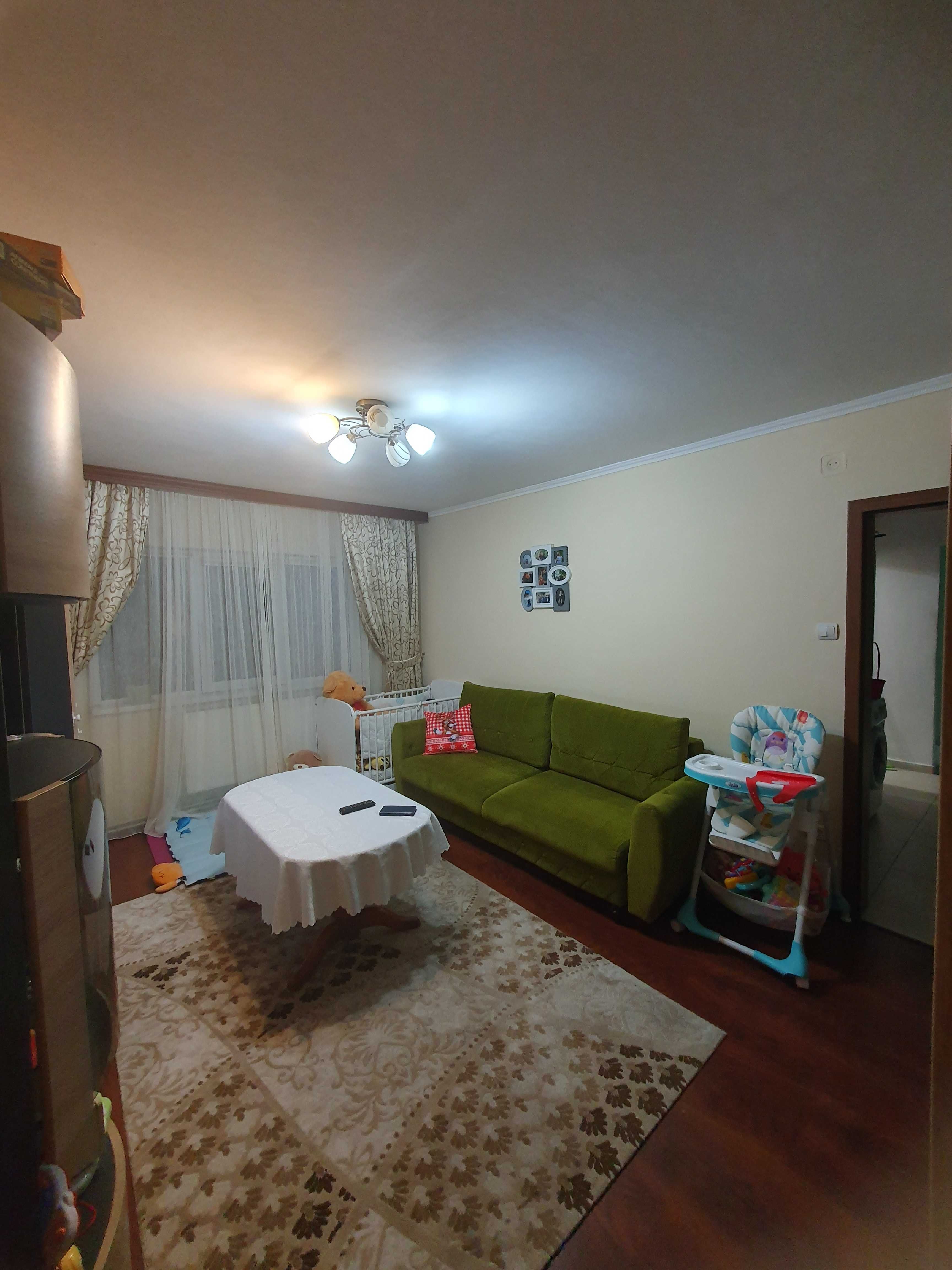 Apartament 4 camere zona Dâmboviţa