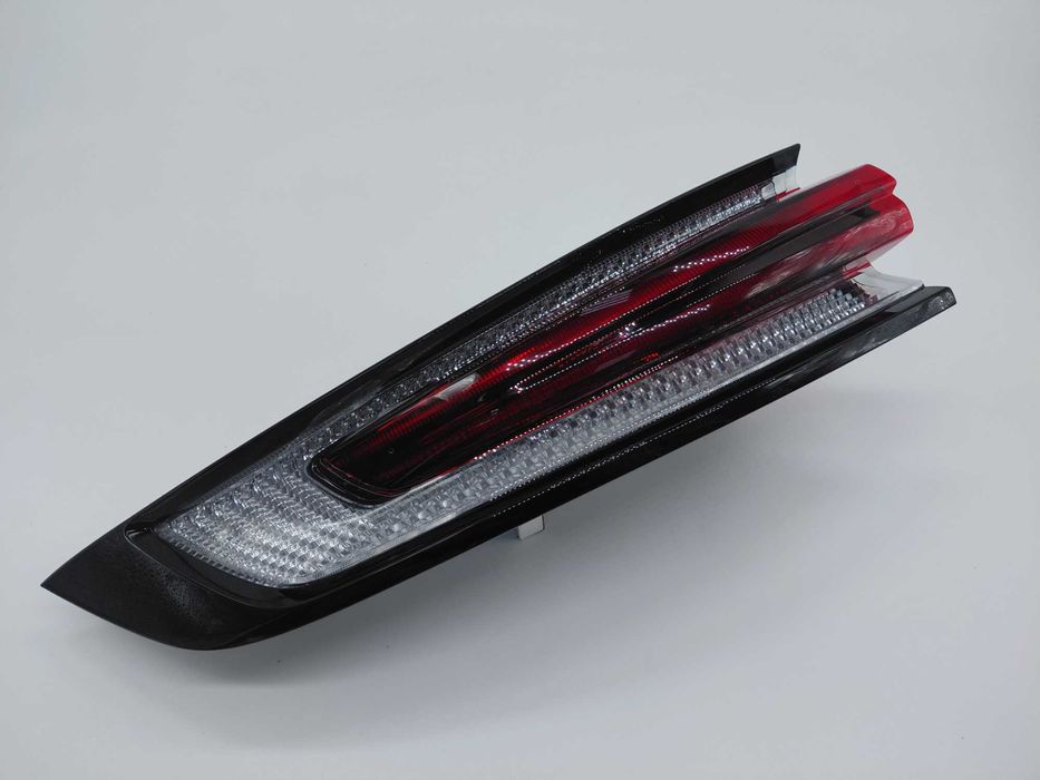 9Y0945091R Нов Ляв Стоп Porsche Cayenne 9Y 2024-