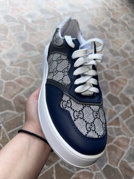 Vând sneakers Gucci unisex
