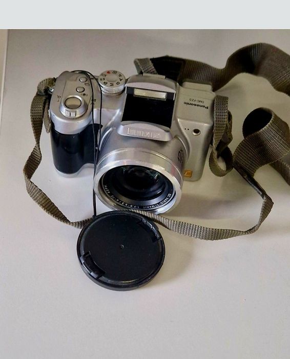 Aparat foto  / camera digitala cu baterii