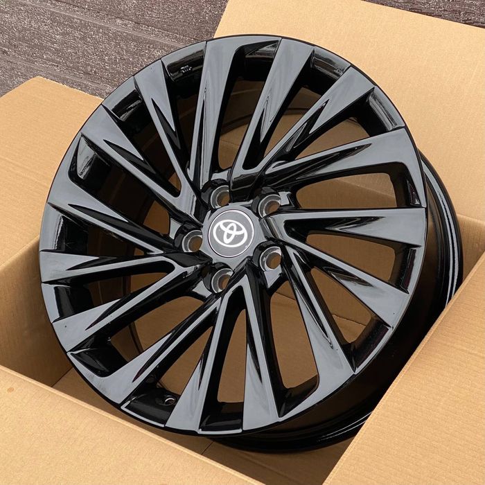 Новые R17  диски на Toyota lexus