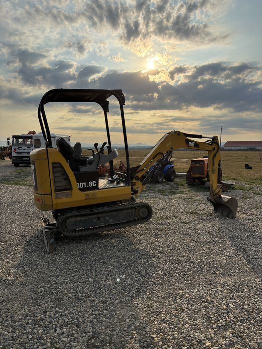 Miniexcavator cat 1,8 t