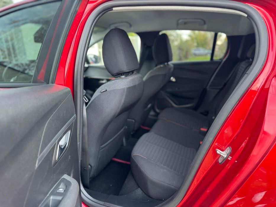 // peugeot 208 . An 2022 . Km 46000 . Euro 6 //