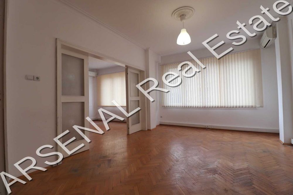 Дава се под наем Многостаен апартамент в София, Център - 163 кв.м за 950 € - Снимка #1