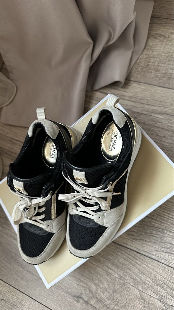 Michael kors кецове