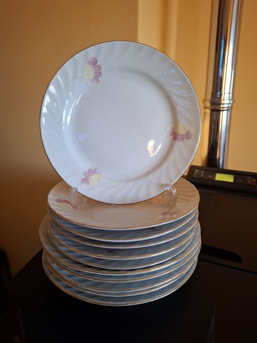 Чинии с флорален мотив