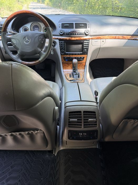 Vand/schimb/ auto/moto mercedes w211 E-class 4matic