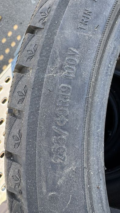 Set 4 anvelope iarna 255 40 19