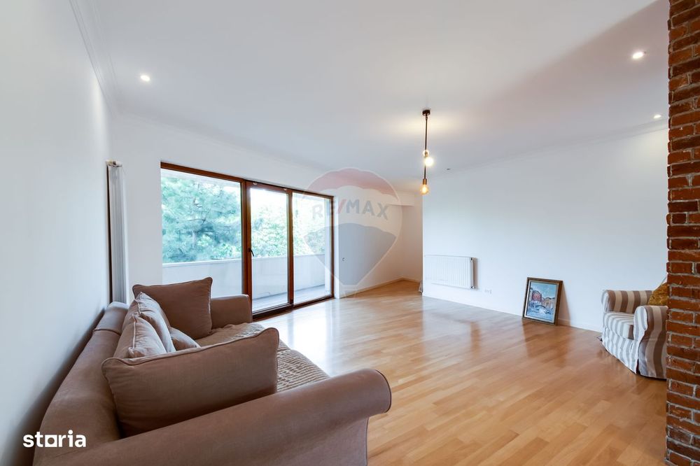 Apartament 4 camere | Sisesti | Curte |