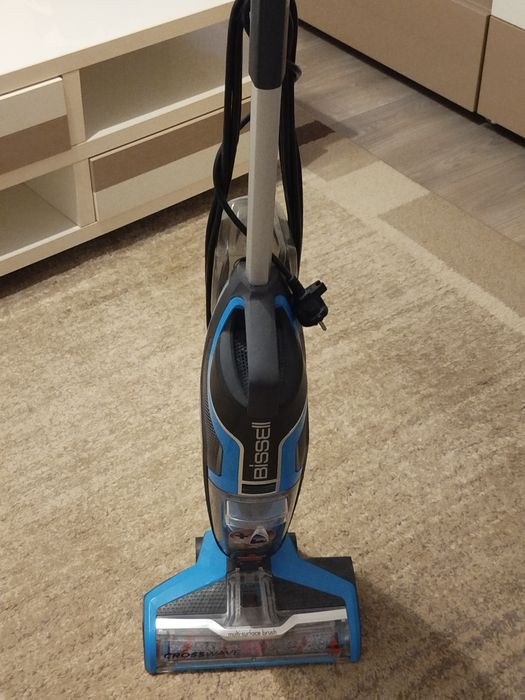 Aspirator vertical  de vânzare Bissell Cross Wave