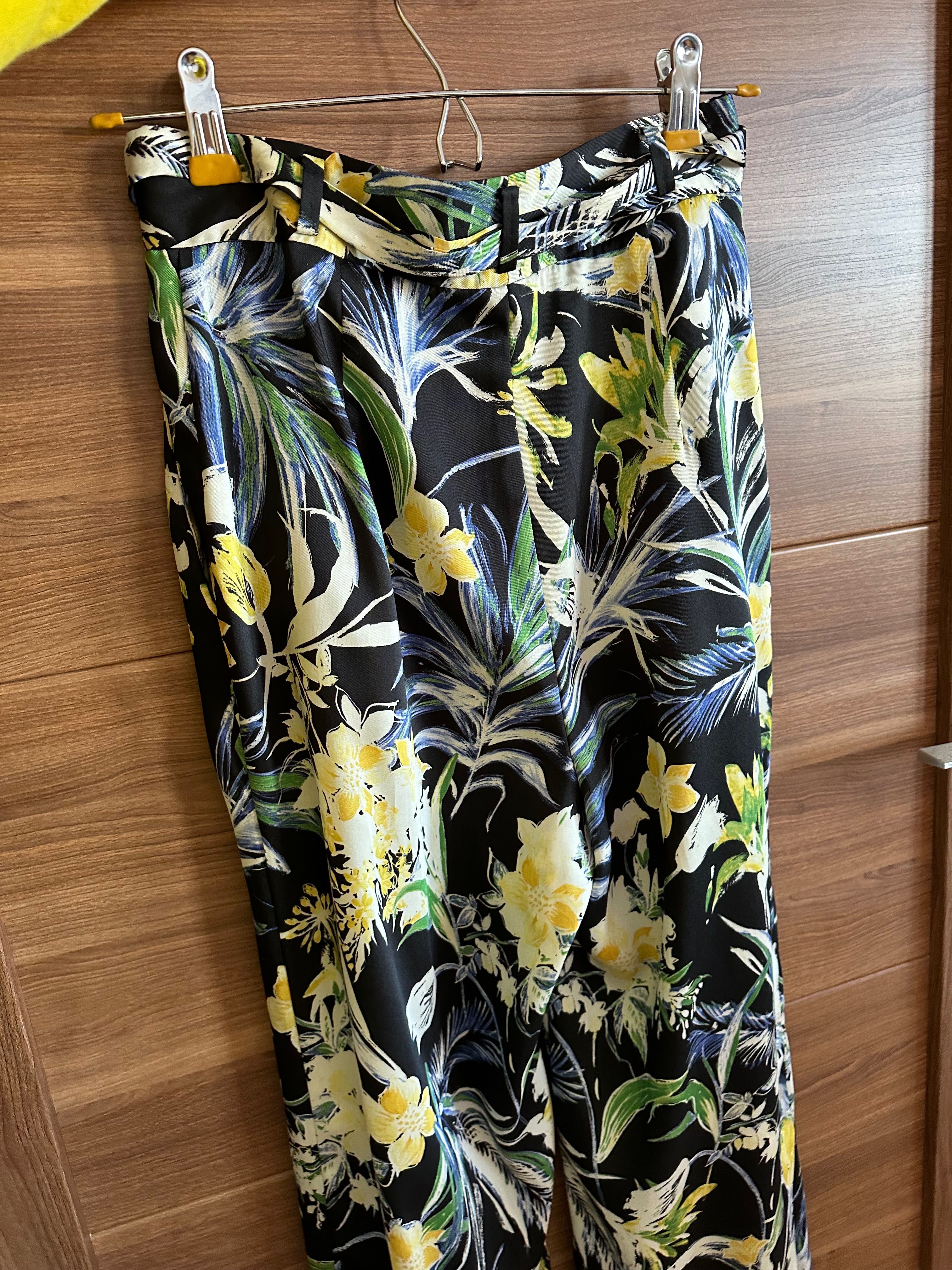Цветен панталон Zara