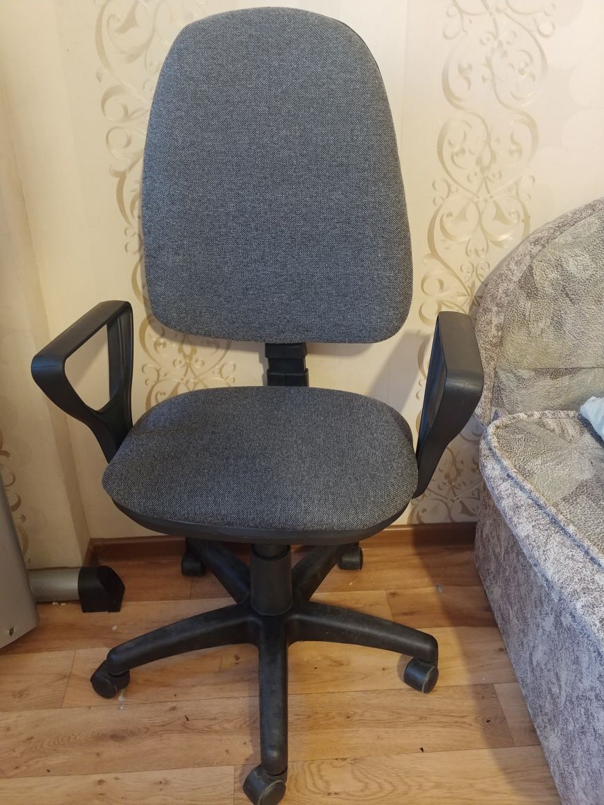 Кресло офисное фирмы Zeta